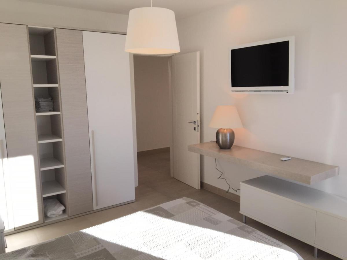 Attico Palazzo Di Vetro Apartment Luino Exterior photo