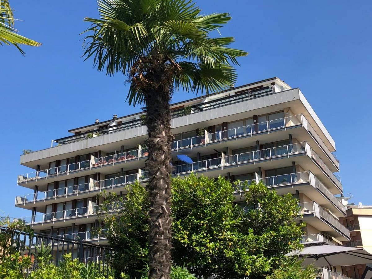 Attico Palazzo Di Vetro Apartment Luino Exterior photo